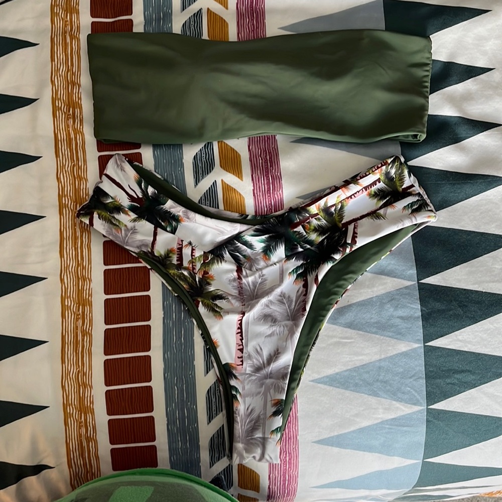 Zaful- size small- cross battery front bikini bottoms, cheeky, bandeau top. - Picture 1 of 1